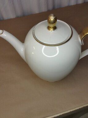 Vintage Tea Pot - Eschenbach Barvaria White with Gold rim and know circa 1950